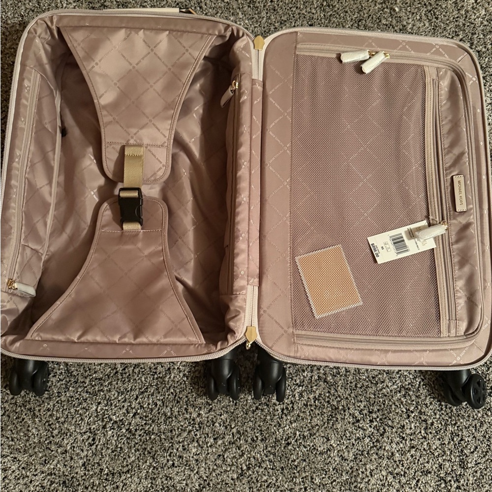 Michael Kors Cream Multi Trolley and duffle bag - Picture 14 of 14